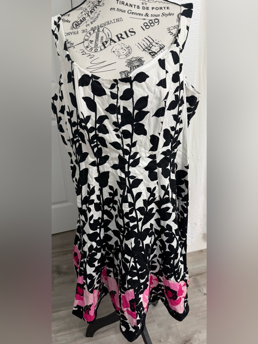 Nine West Black and White Strapless Leaf-Print Dress